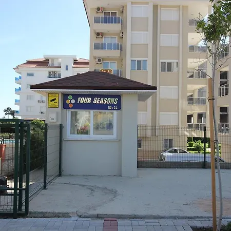 Four Sea Sons Apartament *